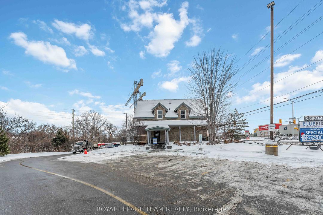 806 March Road, Ottawa, ON
