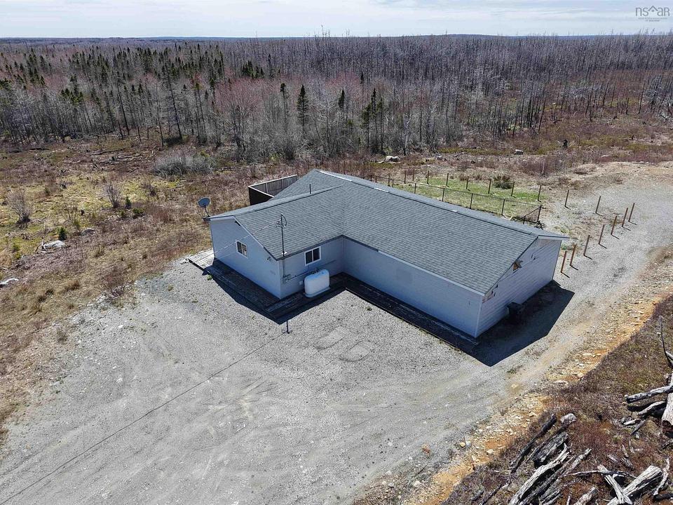 128 Beach Road, Shelburne, NS