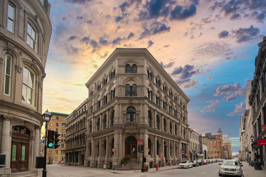 Office - 204 Rue Notre-Dame Ouest, Montréal, QC