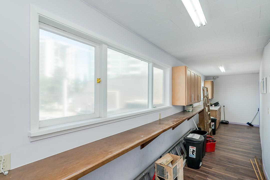 4725 Kingsway, Burnaby, BC