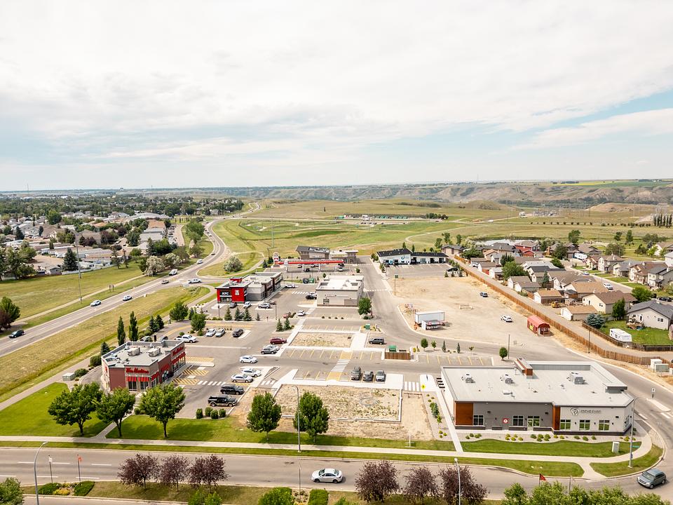 2653 Scenic Drive North, Lethbridge, AB