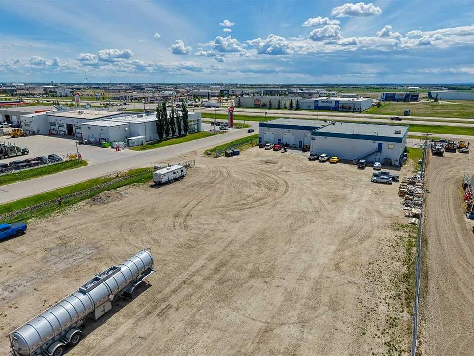 12102 101 Avenue, Grande Prairie, AB