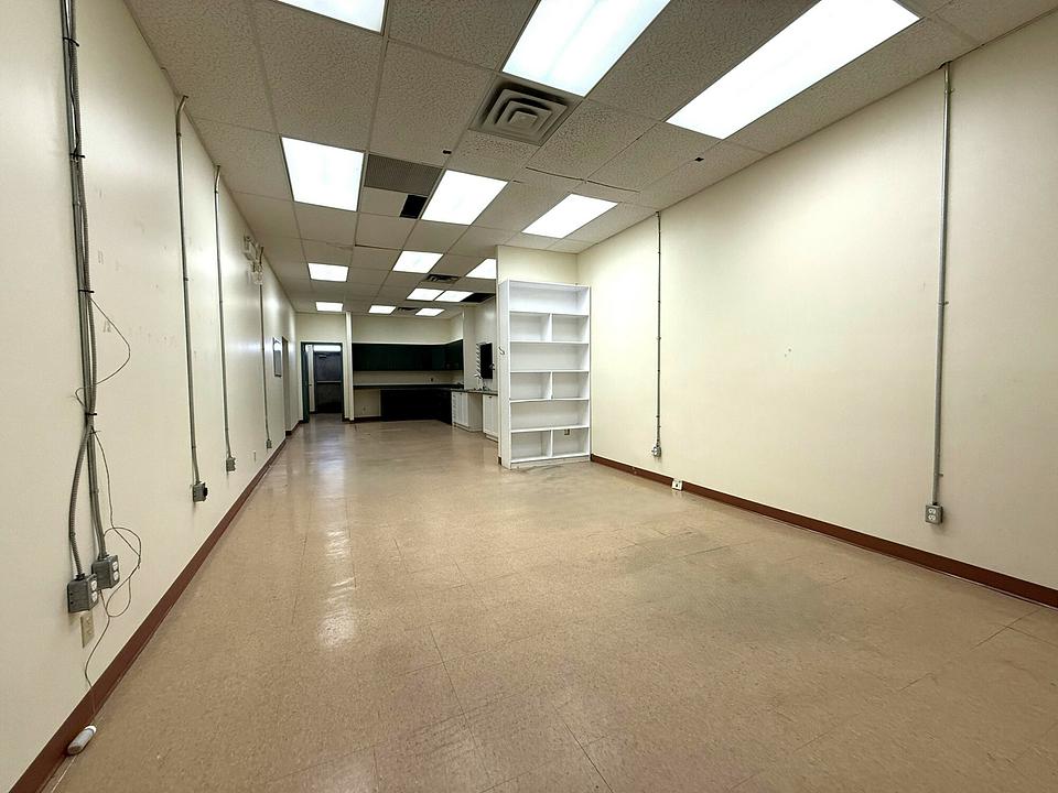 Unit 20 B - 5303 Canotek Road, Ottawa, ON