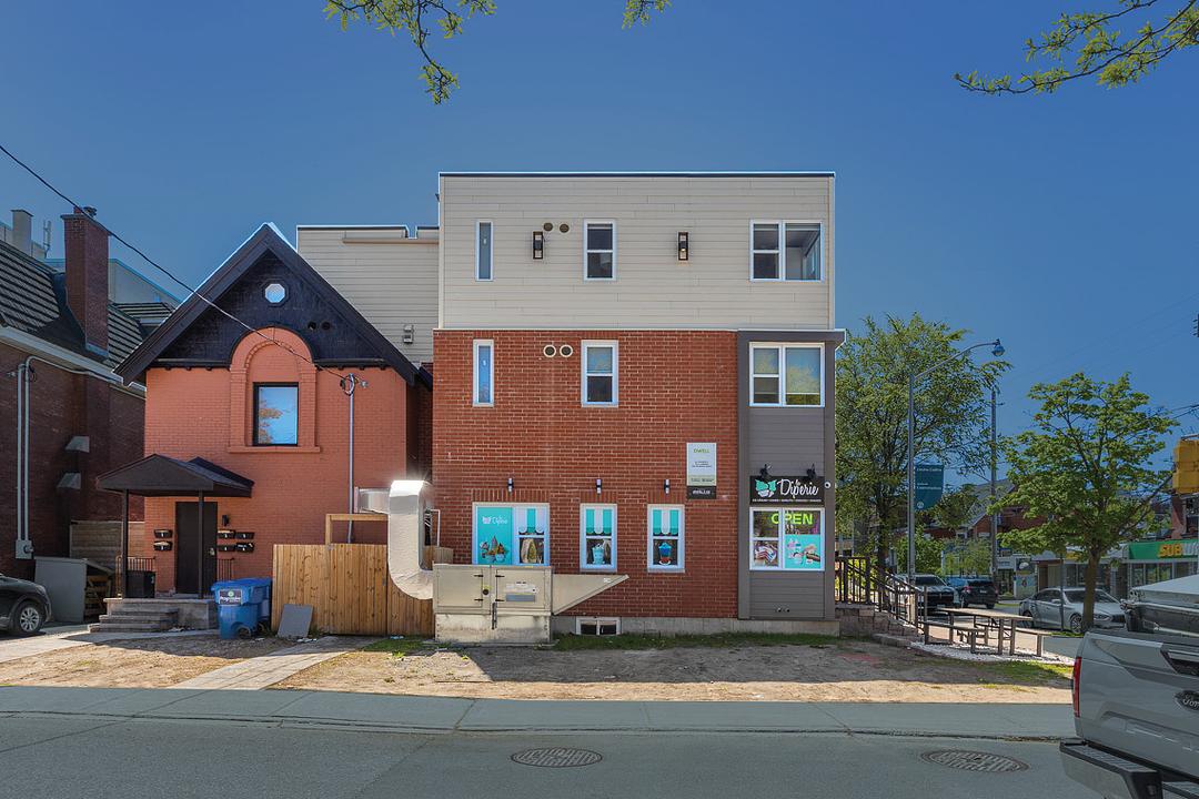 238 Laurier Avenue East, Ottawa, ON