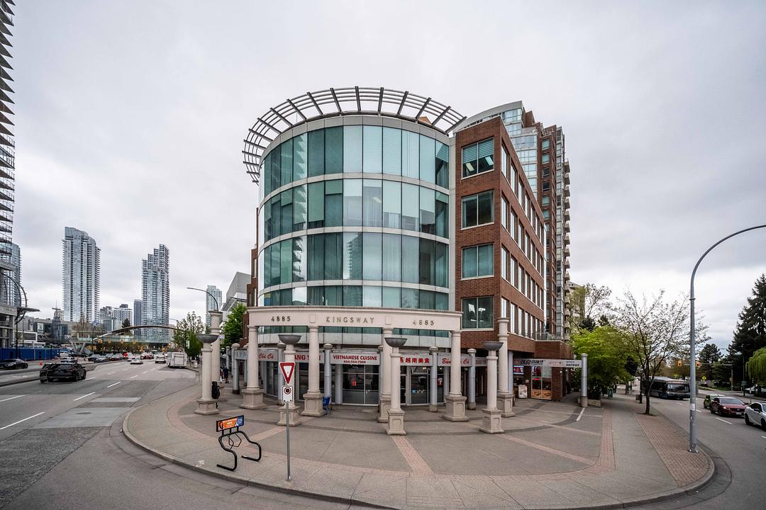 301 - 4885 Kingsway, Burnaby, BC