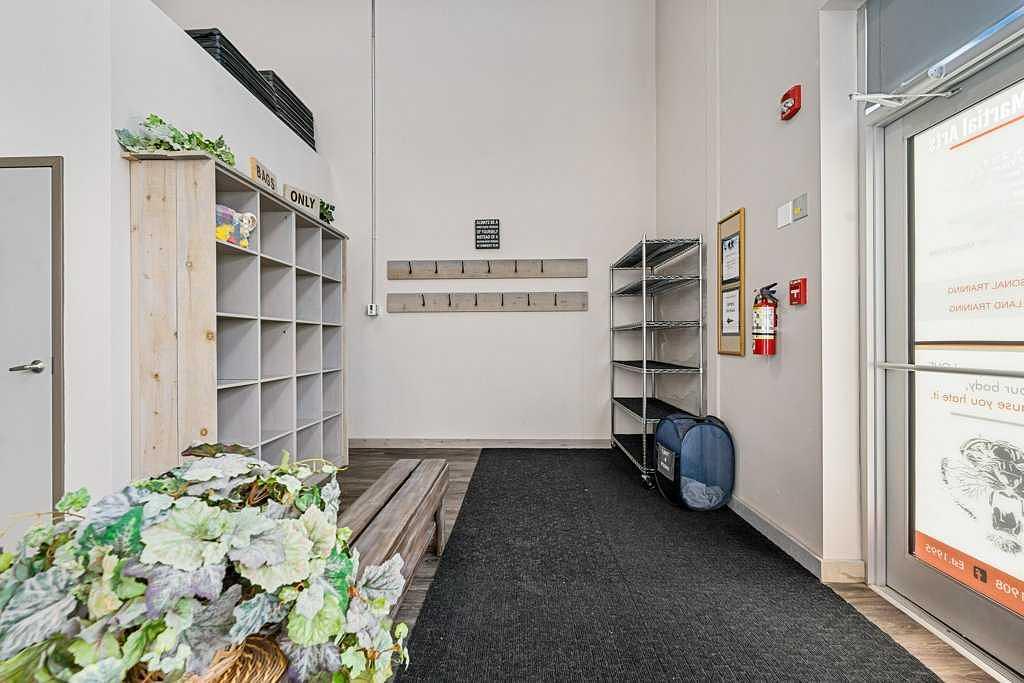 2 - 110 Commercial Drive, Calgary, AB
