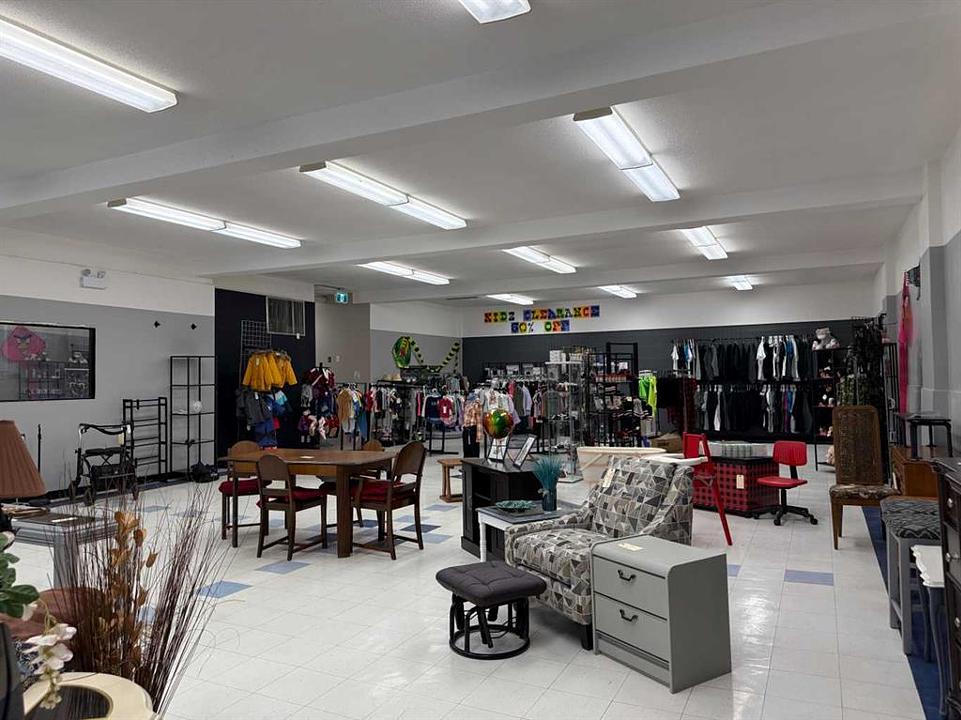 5004 51 Avenue, Ponoka, AB