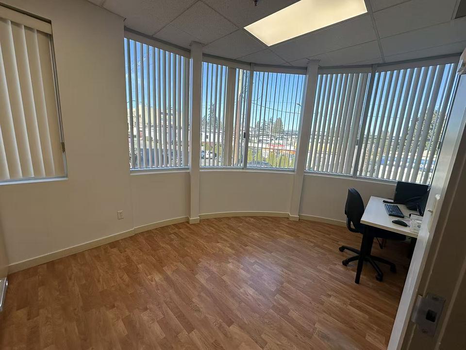 202 - 7885 6th Street, Burnaby, BC