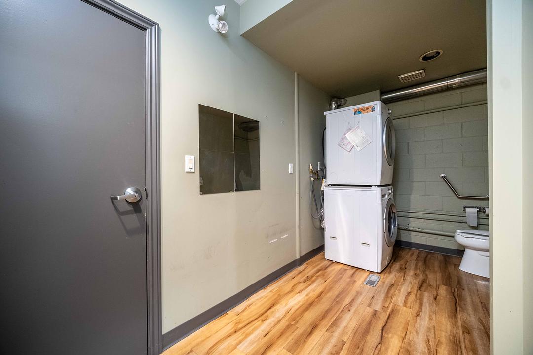 7009-7011 - 7009 Kingsway, Burnaby, BC