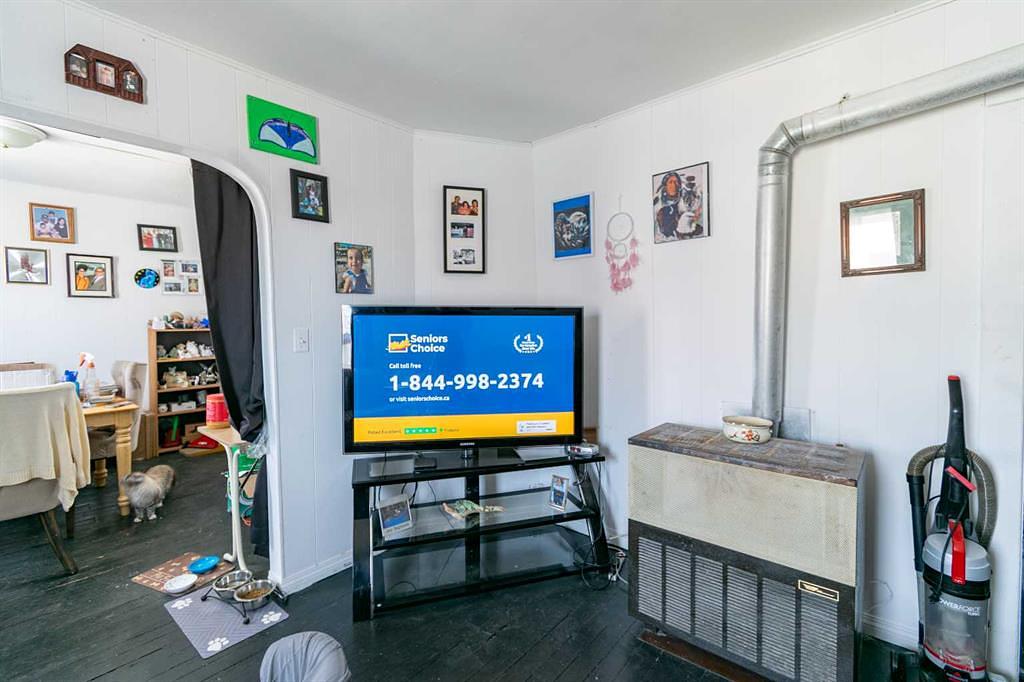 5007 50 Avenue, Stettler, AB