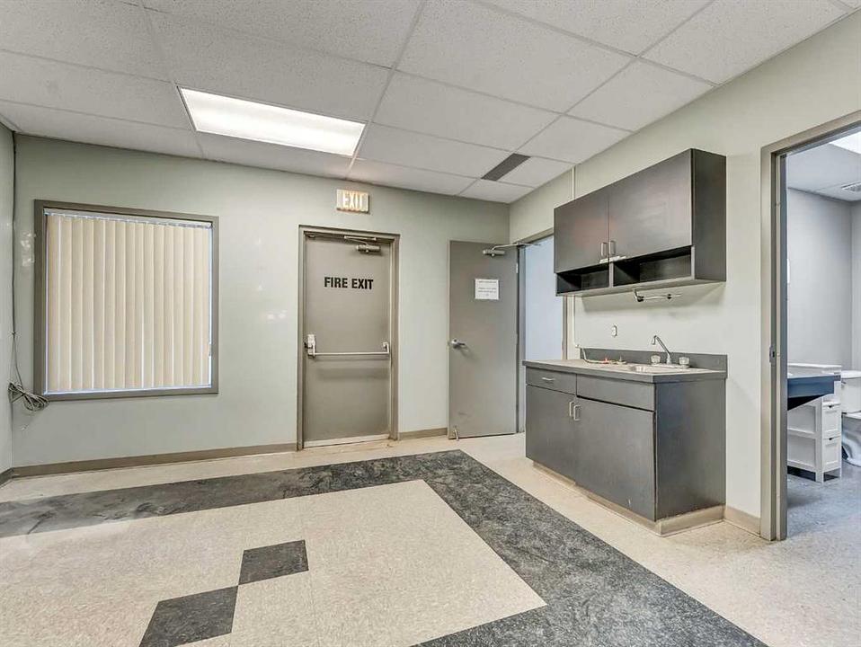 1782 32 Street Southwest, Medicine Hat, AB