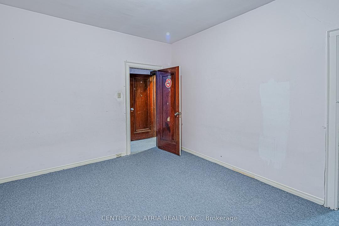 1564 Danforth Avenue, Toronto, ON