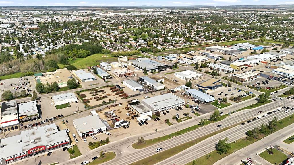 6785 52 Avenue, Red Deer, AB