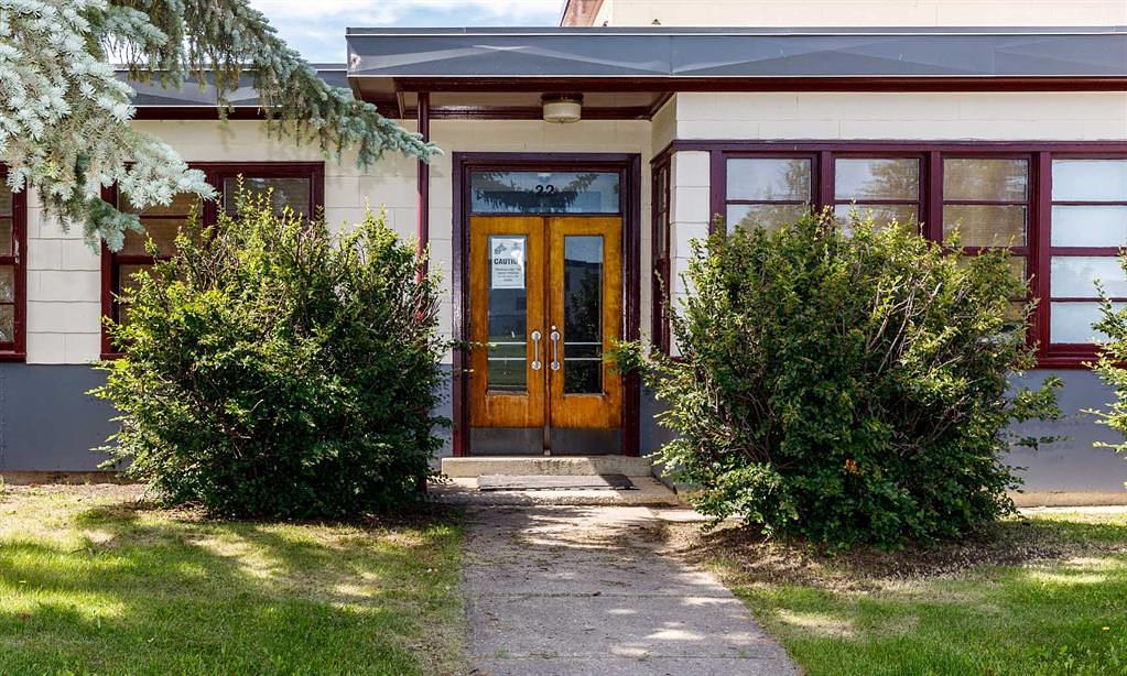 2460 36 Avenue, Springbrook, AB