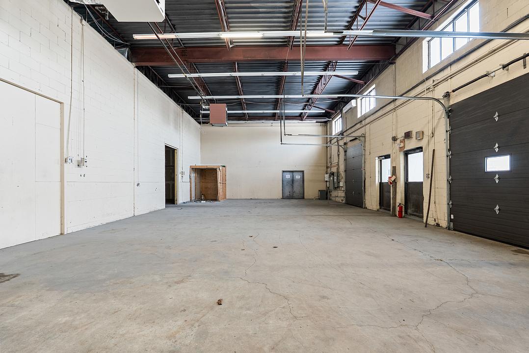 Warehouse - 2699 Avenue Watt, Québec, QC