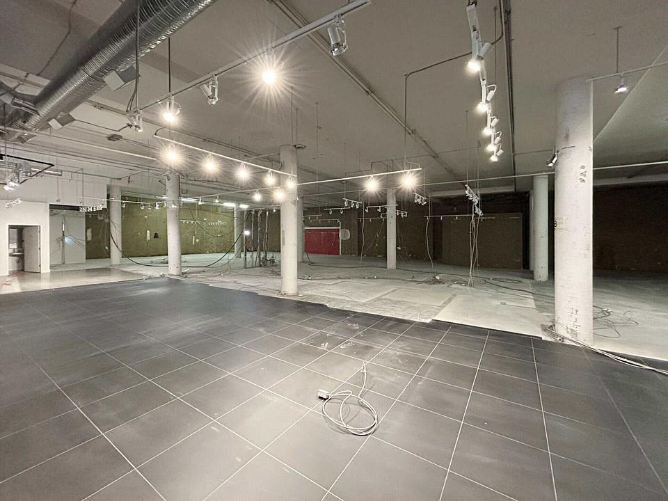 2152 Douglas Rd, Burnaby, BC
