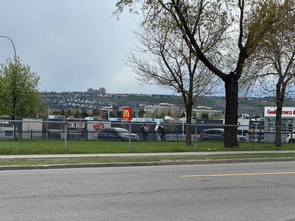 33 - 3616 52 Avenue Northwest, Calgary, AB