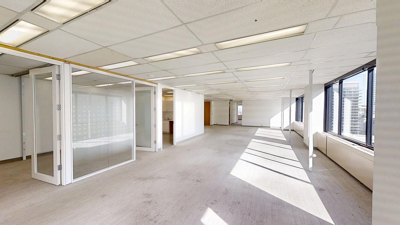 1700 - 180 Dundas Street West, Toronto, ON