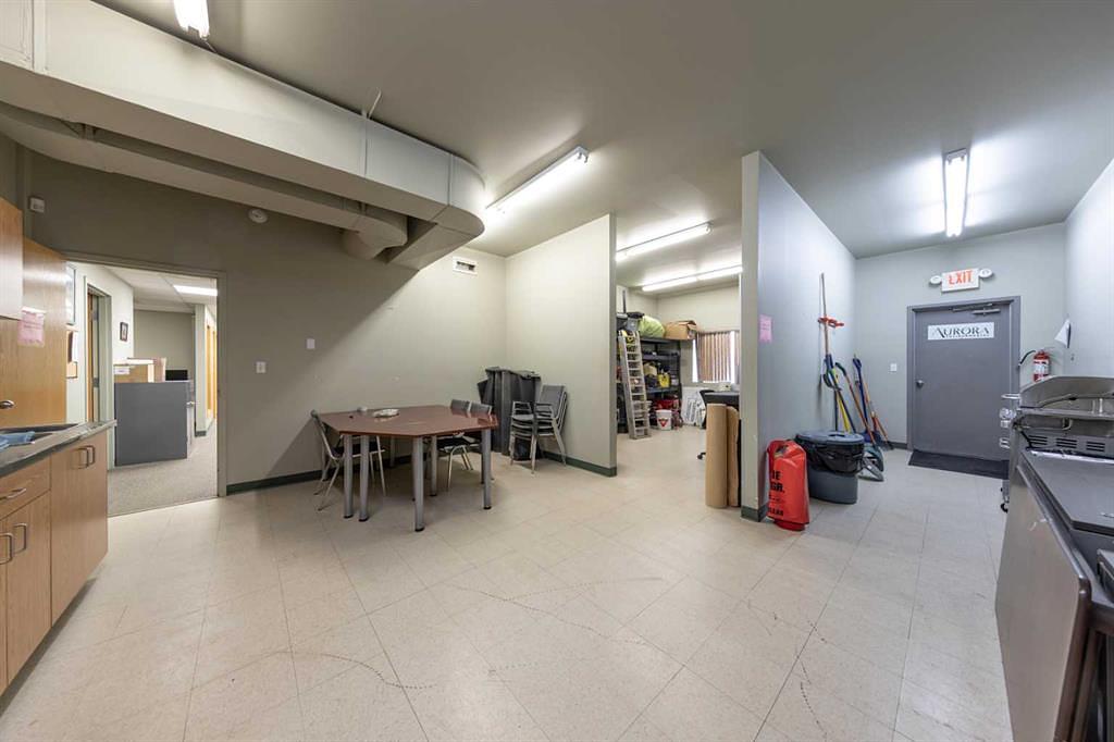 5912 50 Avenue, Lloydminster, AB