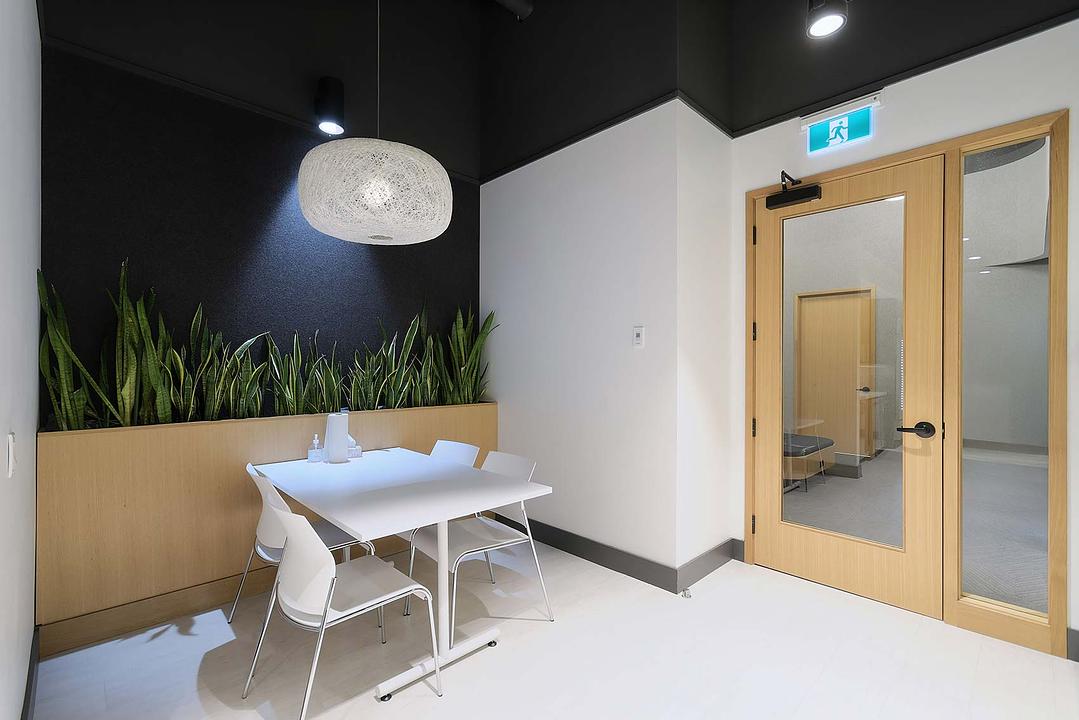 100 - 75 Huntley Street, Toronto, ON
