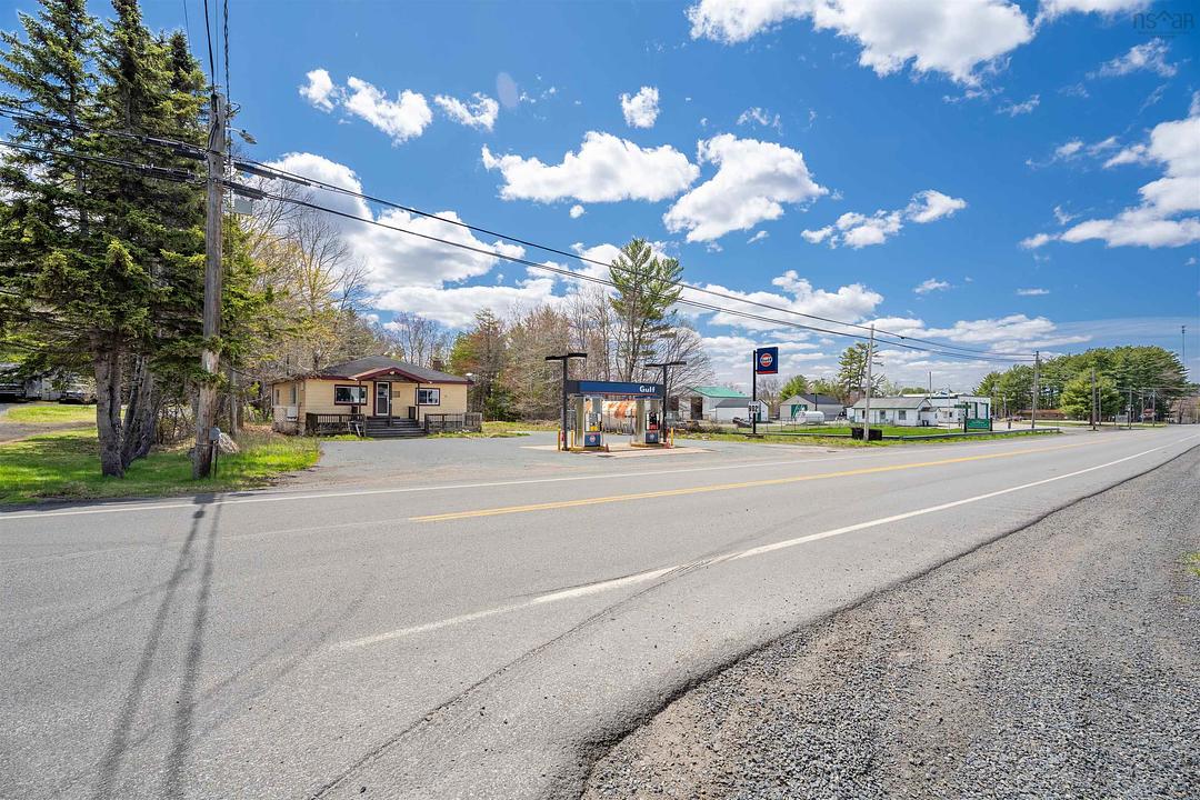 9645 Highway 8, Caledonia, NS