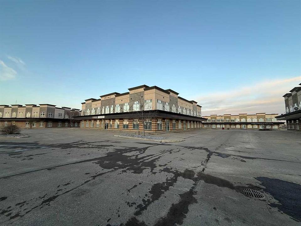 200 - 9805 97 Street, Grande Prairie, AB