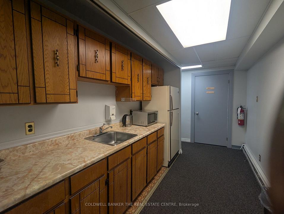 Upper - B - 284 Dunlop Street West, Barrie, ON
