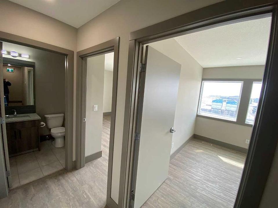 3 - 1010 12 Avenue, Coaldale, AB