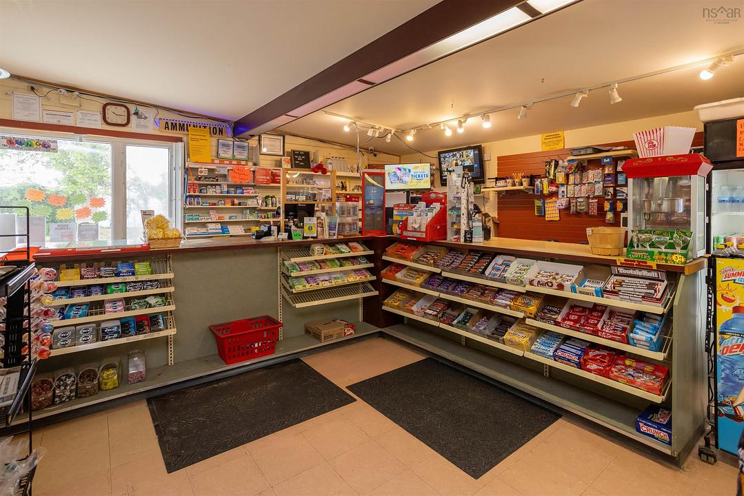 15 North Street, Lockeport, NS