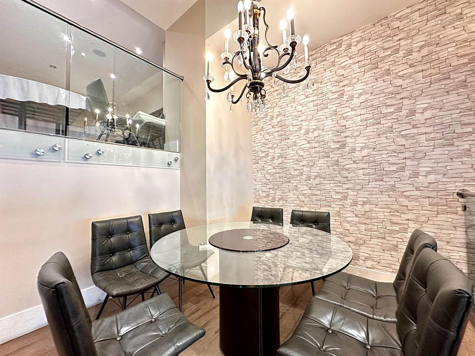 100 - 15057 Marine Drive, White Rock, BC