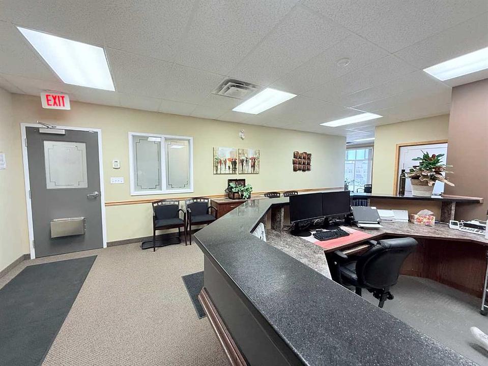 200 - 9805 97 Street, Grande Prairie, AB