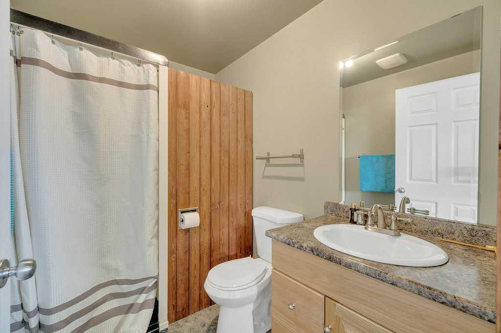 5025 46 Avenue, Rimbey, AB