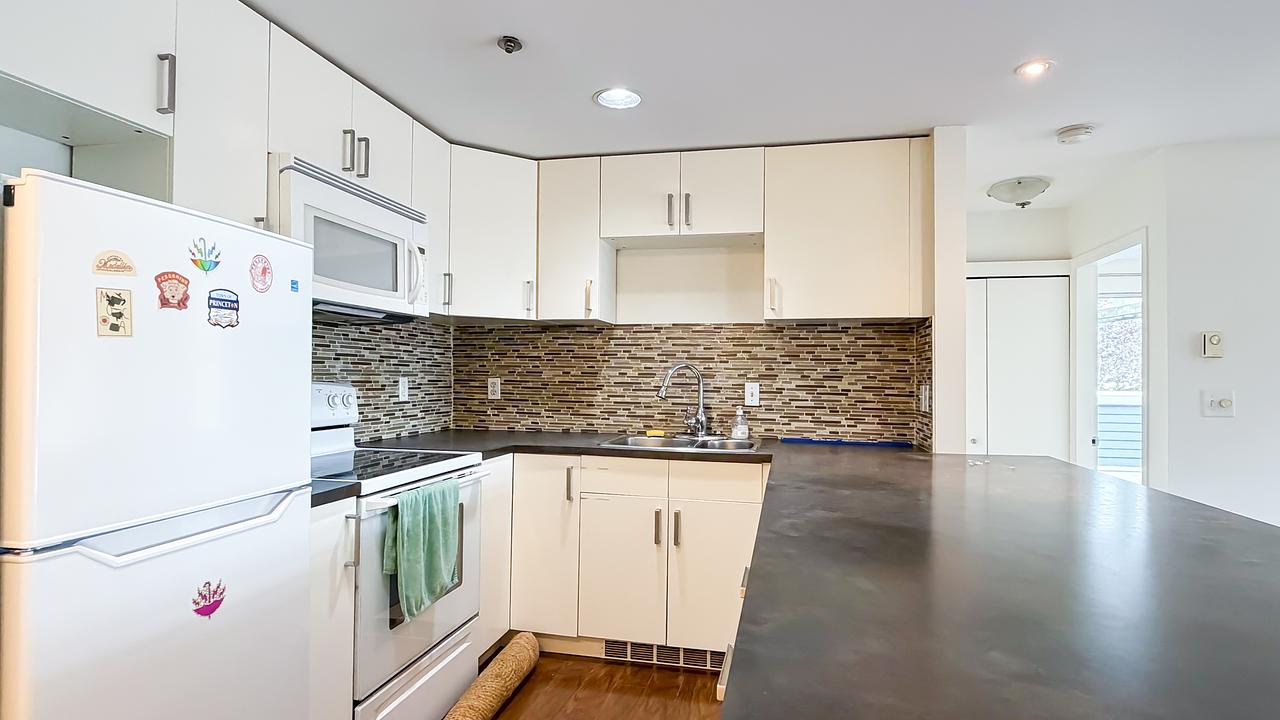 477 Powell St, Vancouver, BC
