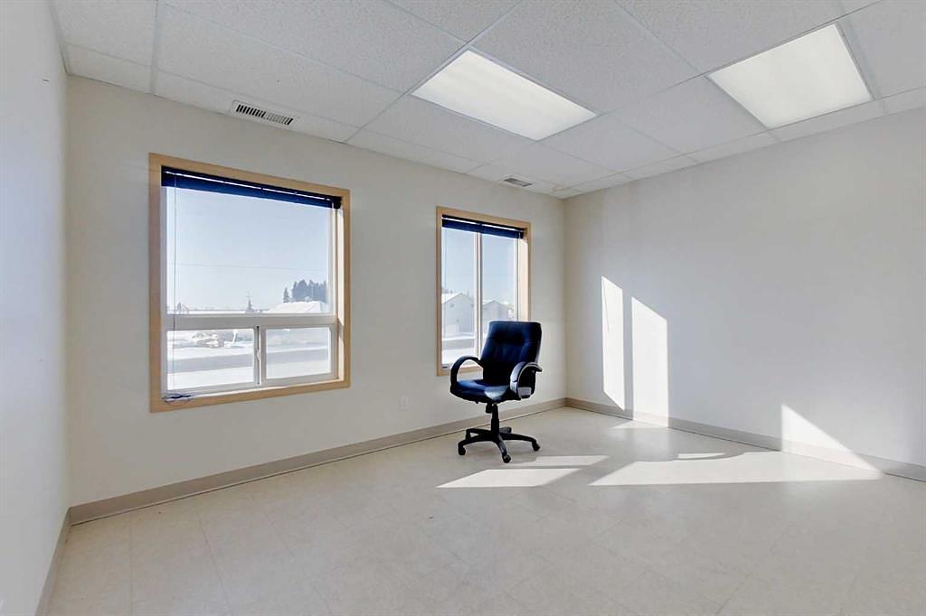 3 - 8 Gateway Boulevard, Alhambra, AB