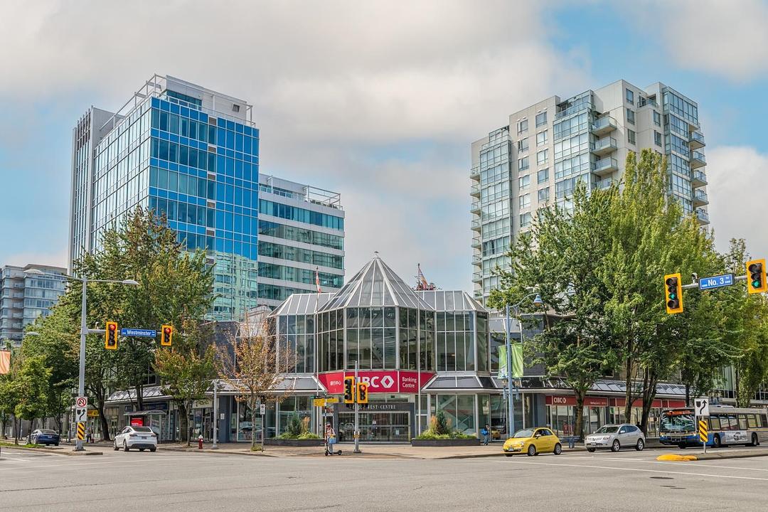 629-6081 Number 3 Road, Richmond, BC