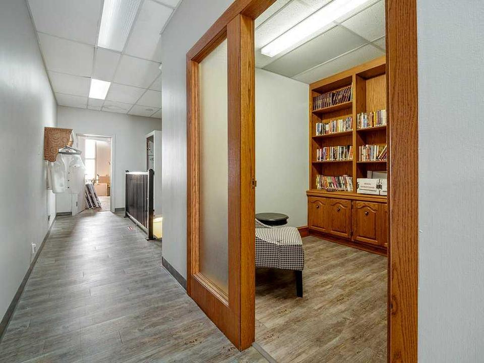 327 10 Street South, Lethbridge, AB