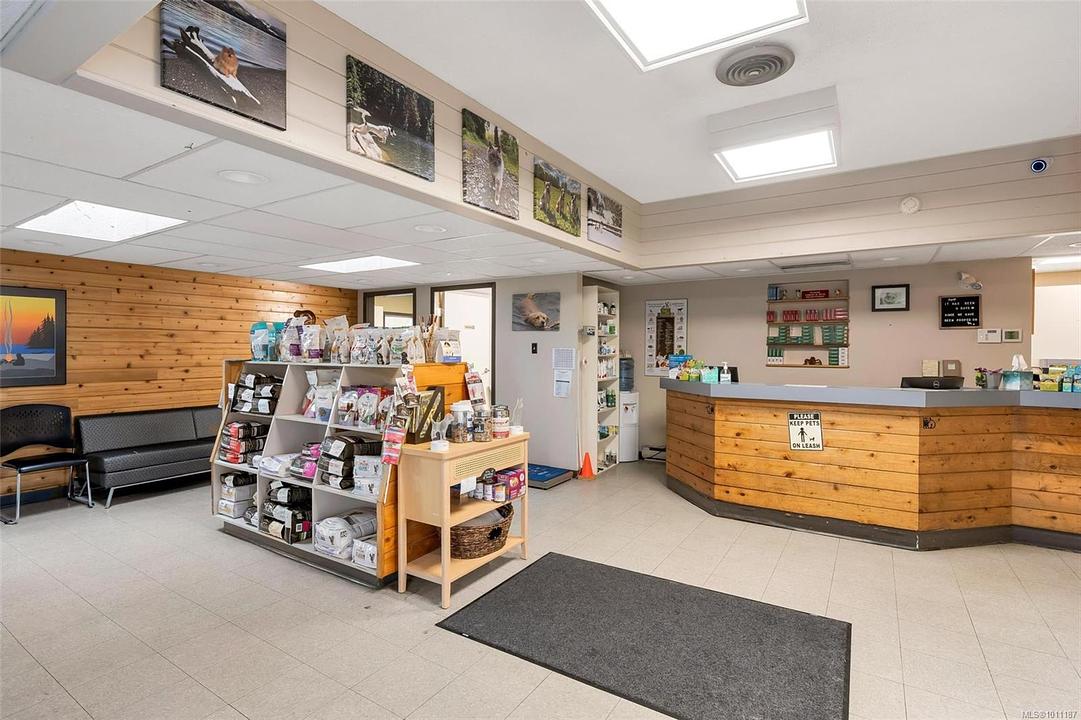 1033 Canada Avenue, Duncan, BC