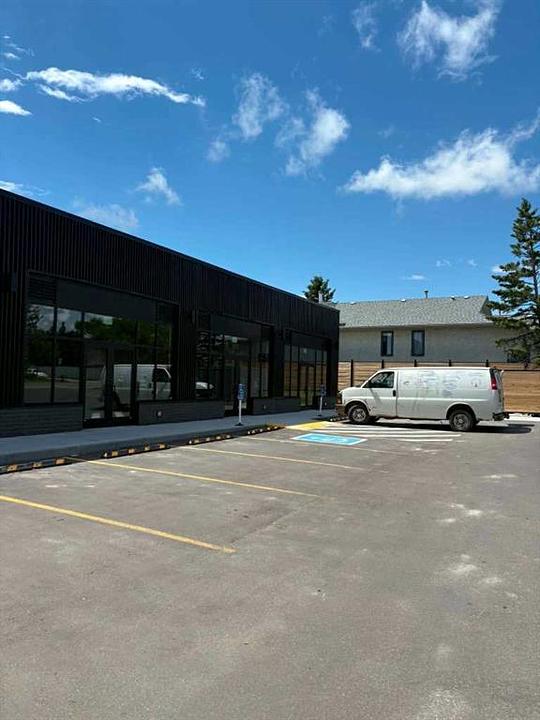 6815 26 Avenue Northeast, Calgary, AB