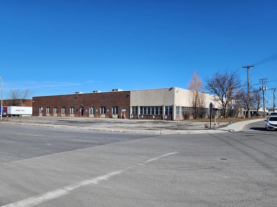 5695 Rue Ferrier, Mont-Royal, QC
