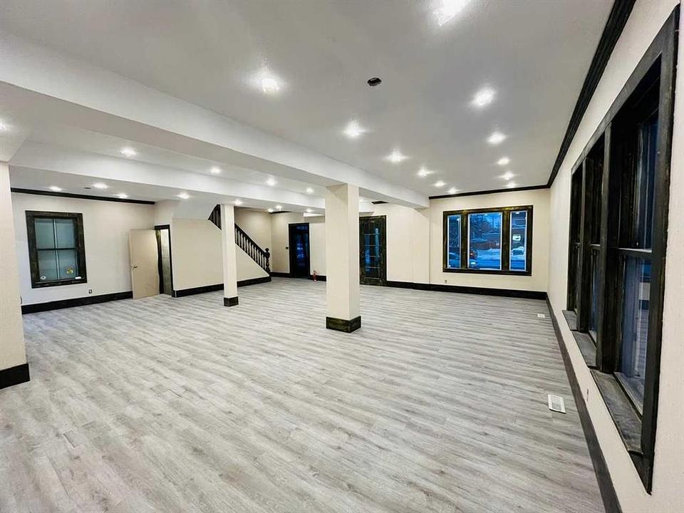 109 14 Street Northwest, Calgary, AB