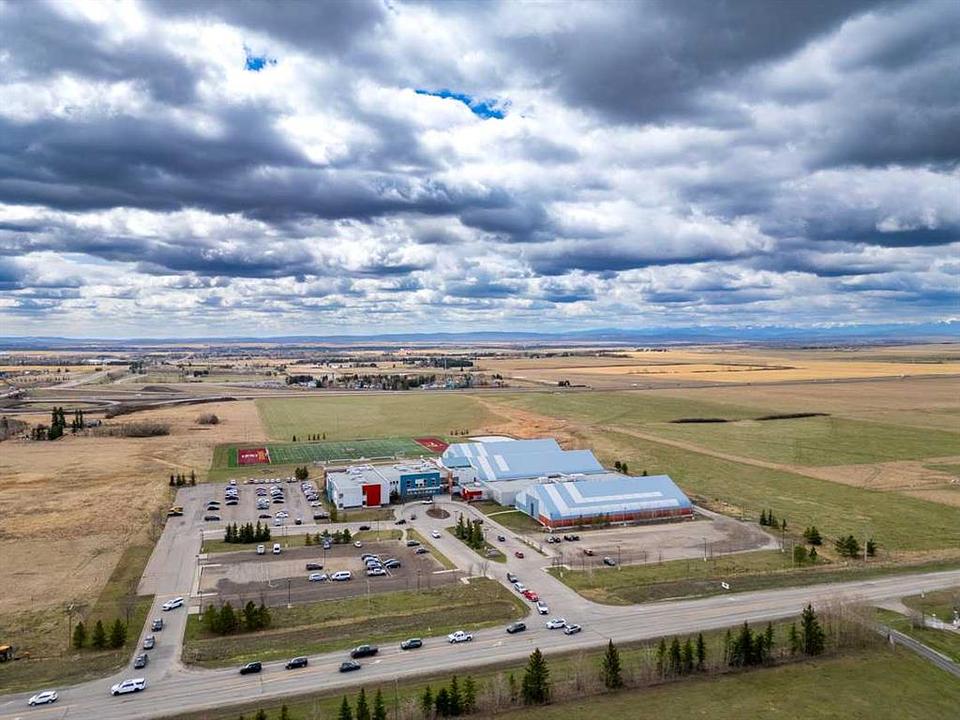 33066 Township Road 250, Calgary, AB