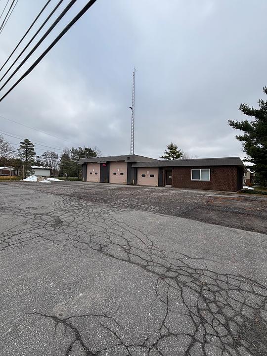 7010 Parkway Road, Ottawa, ON