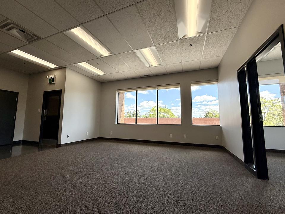 9 - 180 Jardin Drive, Vaughan, ON