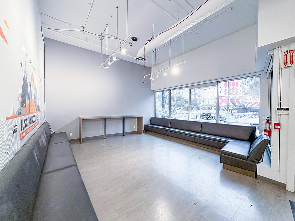 555 Richards St, Vancouver, BC
