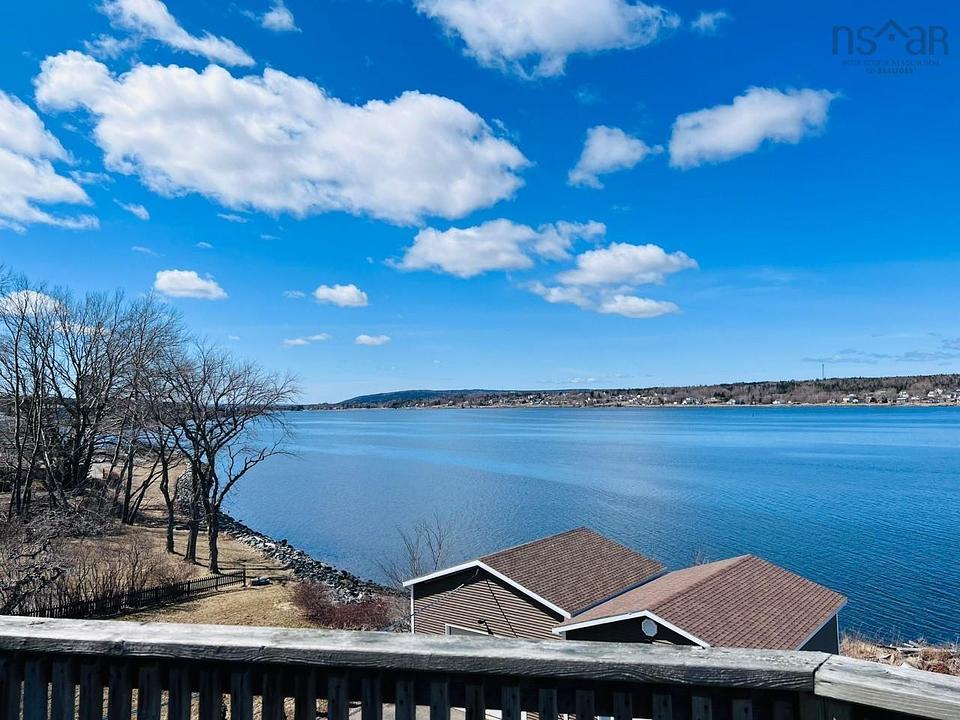 100 Kings Road, Sydney, NS