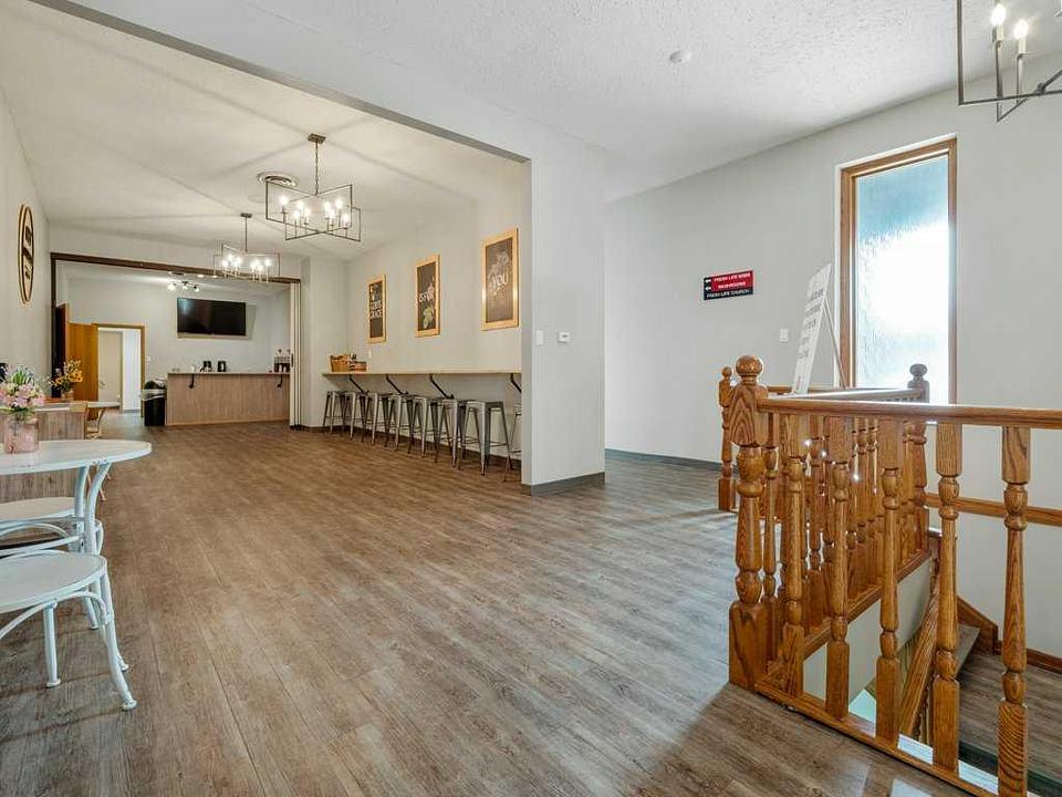 327 10 Street South, Lethbridge, AB
