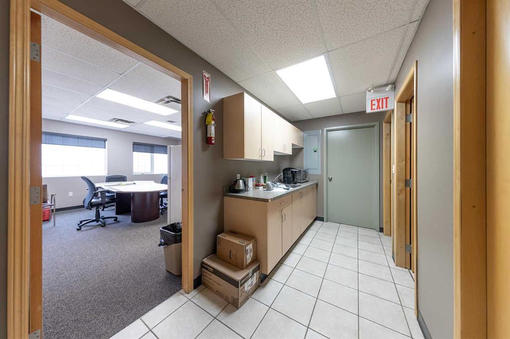 5912 50 Avenue, Lloydminster, AB