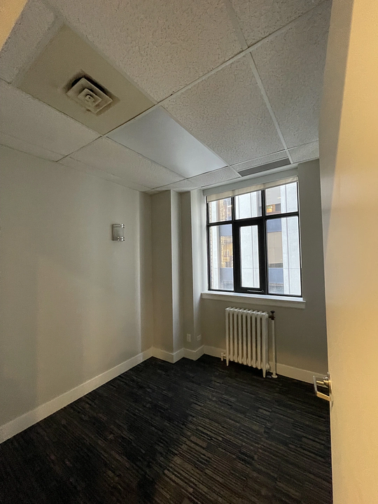 1607 - 80 Richmond Street West, Toronto, ON