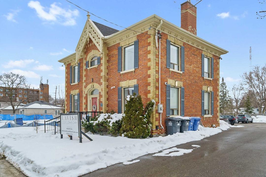 62 Queen Street South, Mississauga, ON