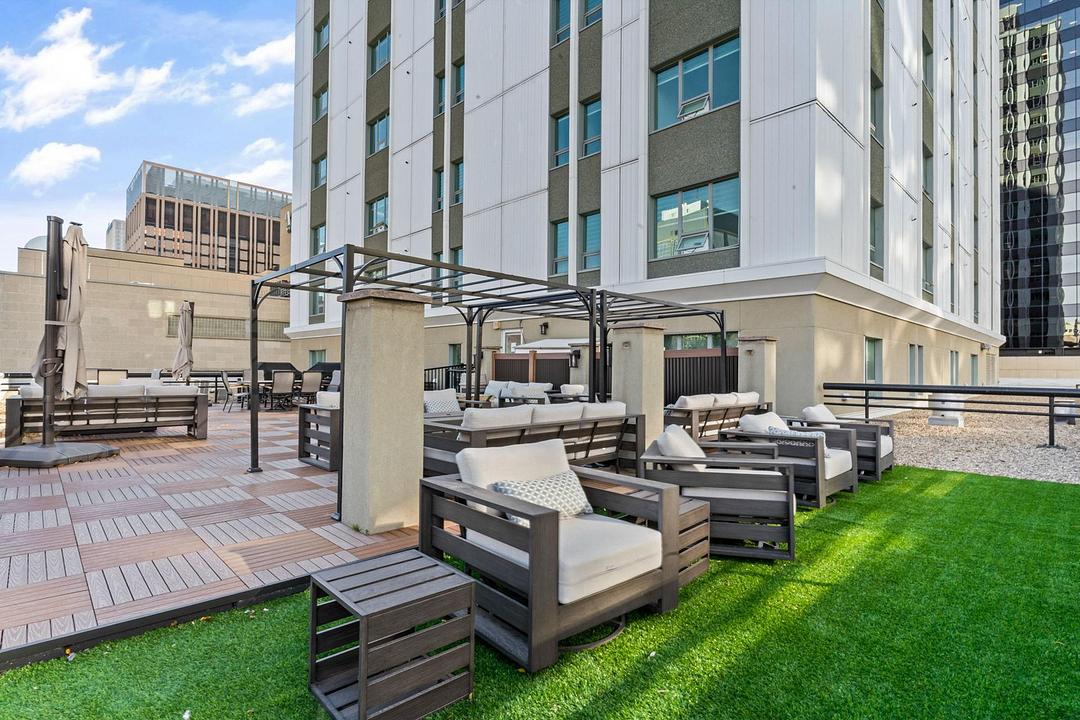 10015 103 Avenue Northwest, Edmonton, AB
